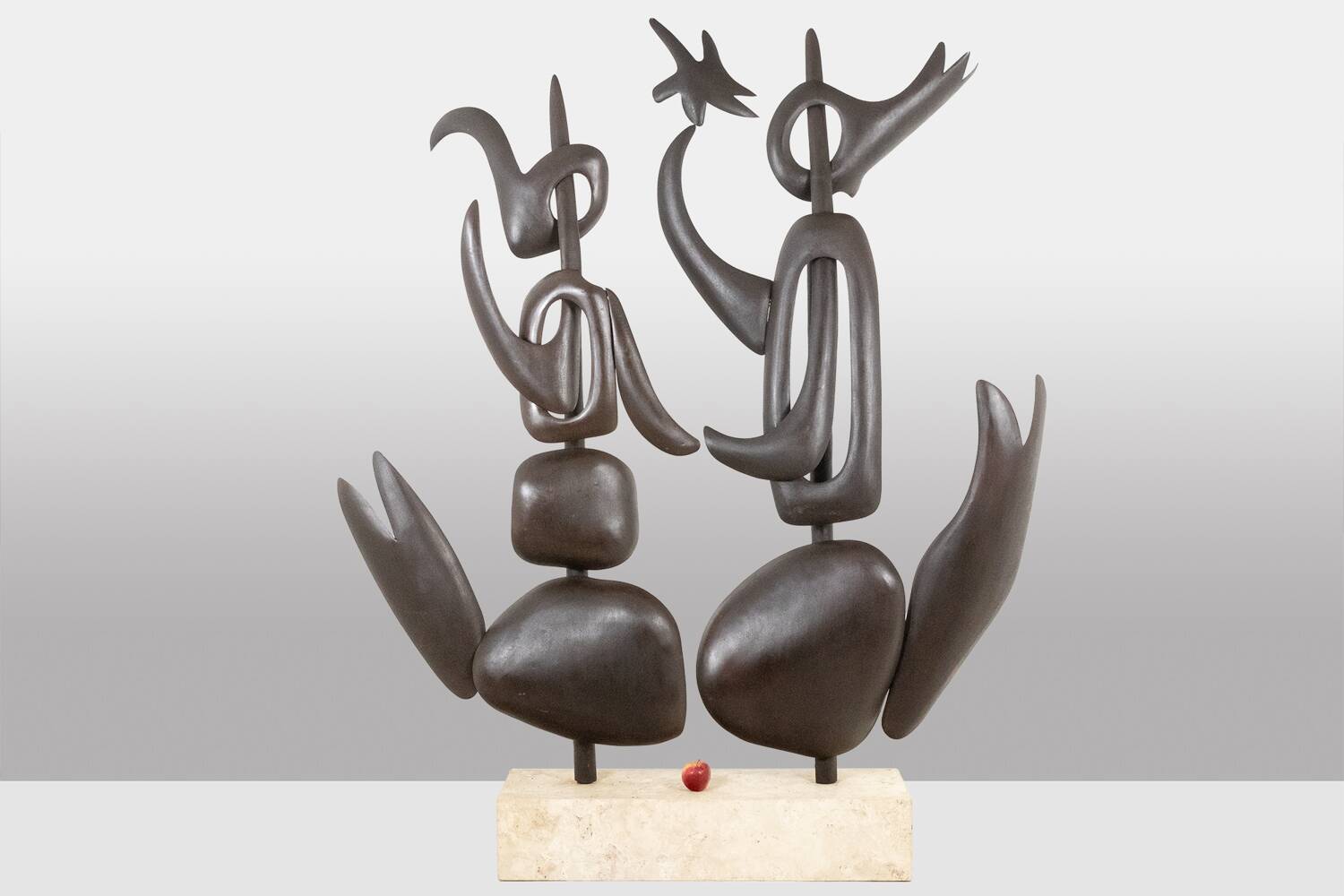 Antonine de Saint Pierre. Curved metal sculpture. Contemporary work.