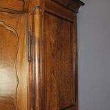 Louis XV bonnetière in walnut from the late 18th century