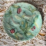 Ancienne assiette à dessert faïence Terre de Fer barbotine décor oiseaux