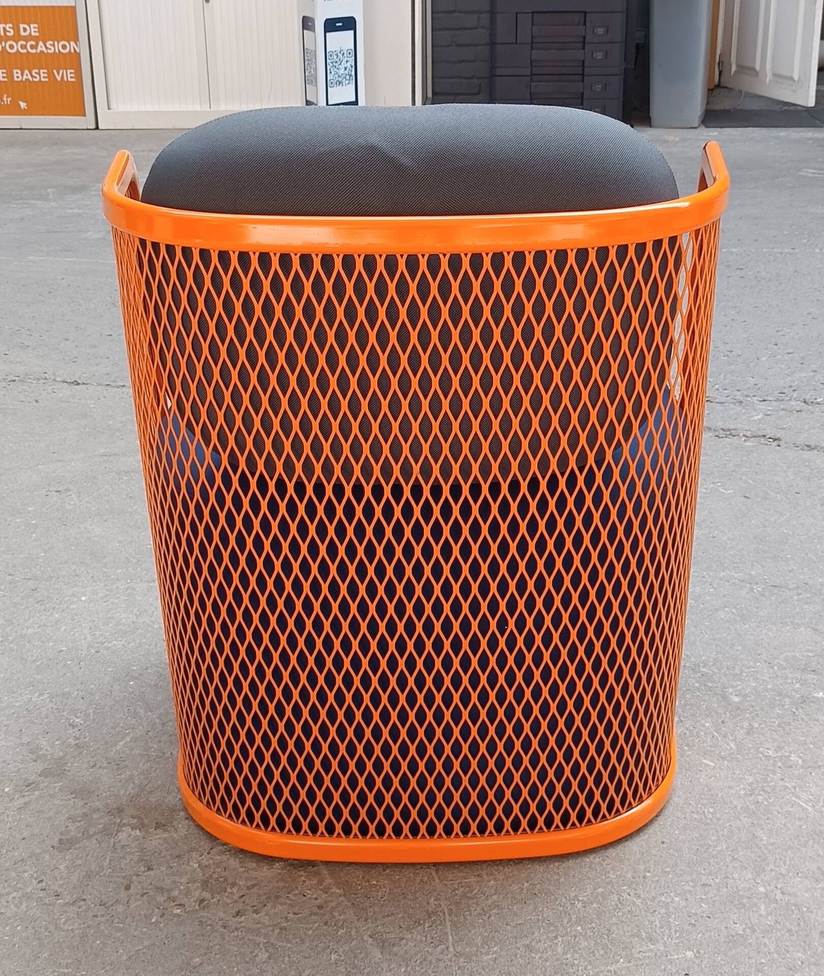 CIDER Ingrid armchair in orange and blue