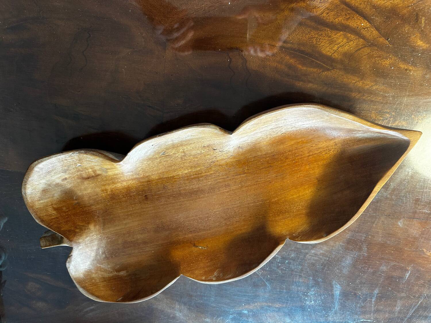 Fruit bowl, handcrafted pocket emptier in solid wood.