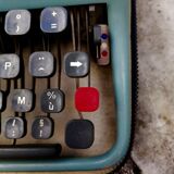 Machine à écrire Olivetti lettera 22