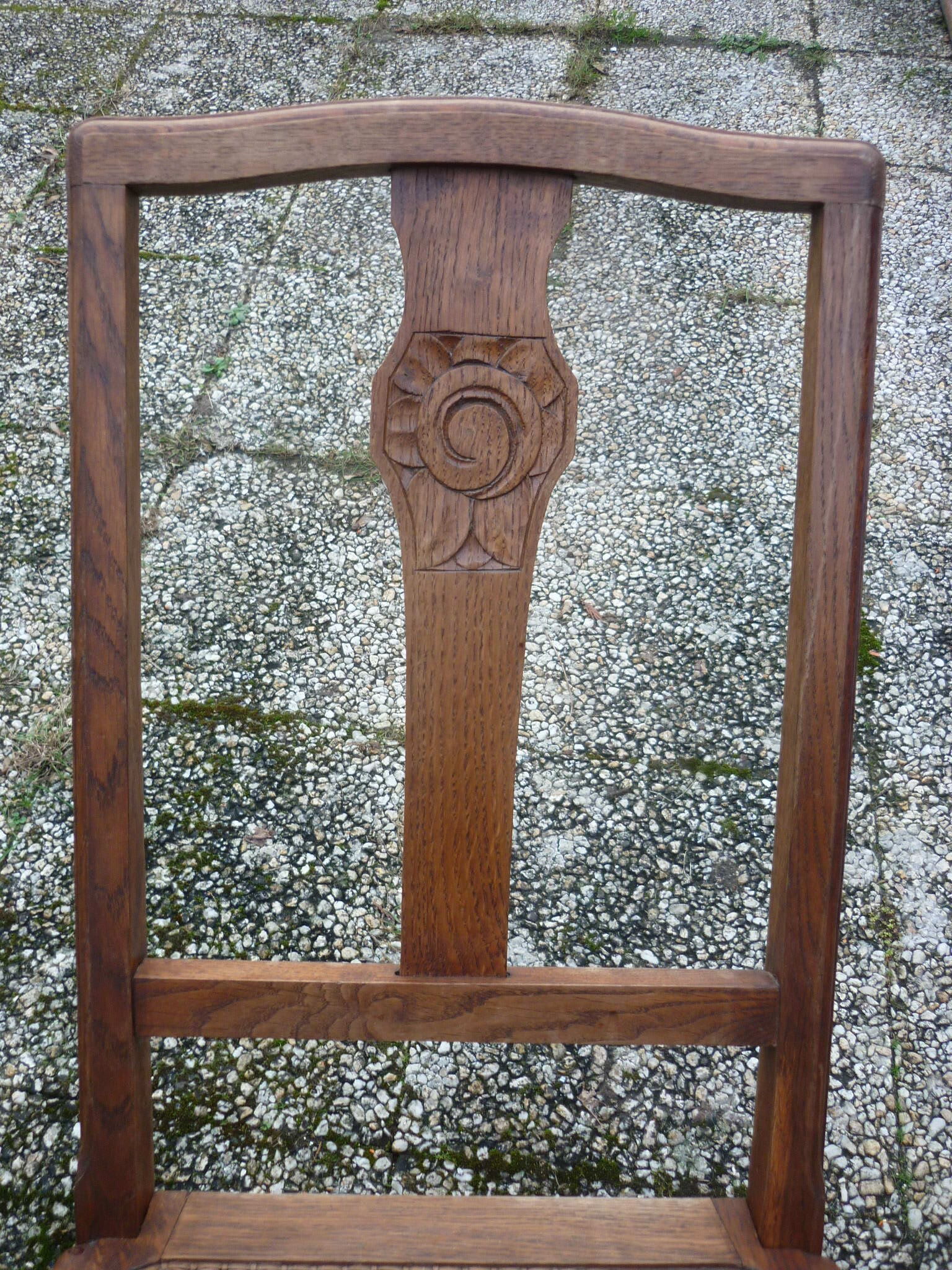 Wooden chair and art-deco annage