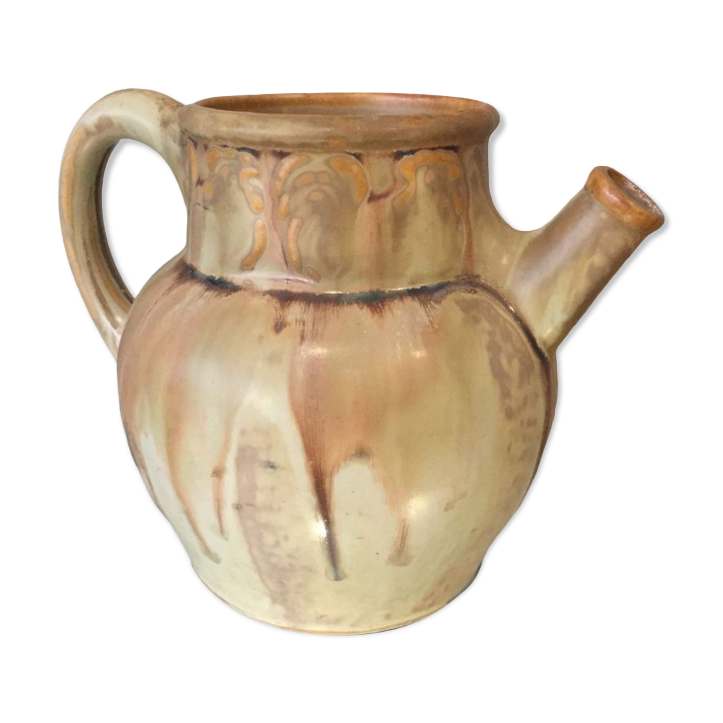 Pitcher with roosters in sandstone from the denbac manufacture