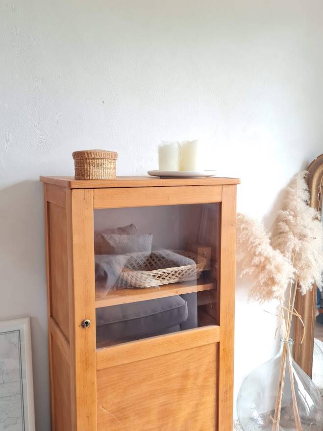 Parisian glass-fronted cupboard, type sideboard.