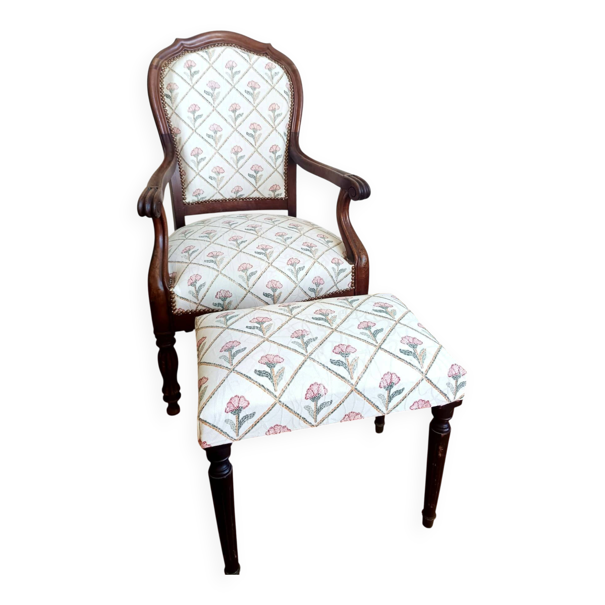 Voltaire armchair and its ottoman