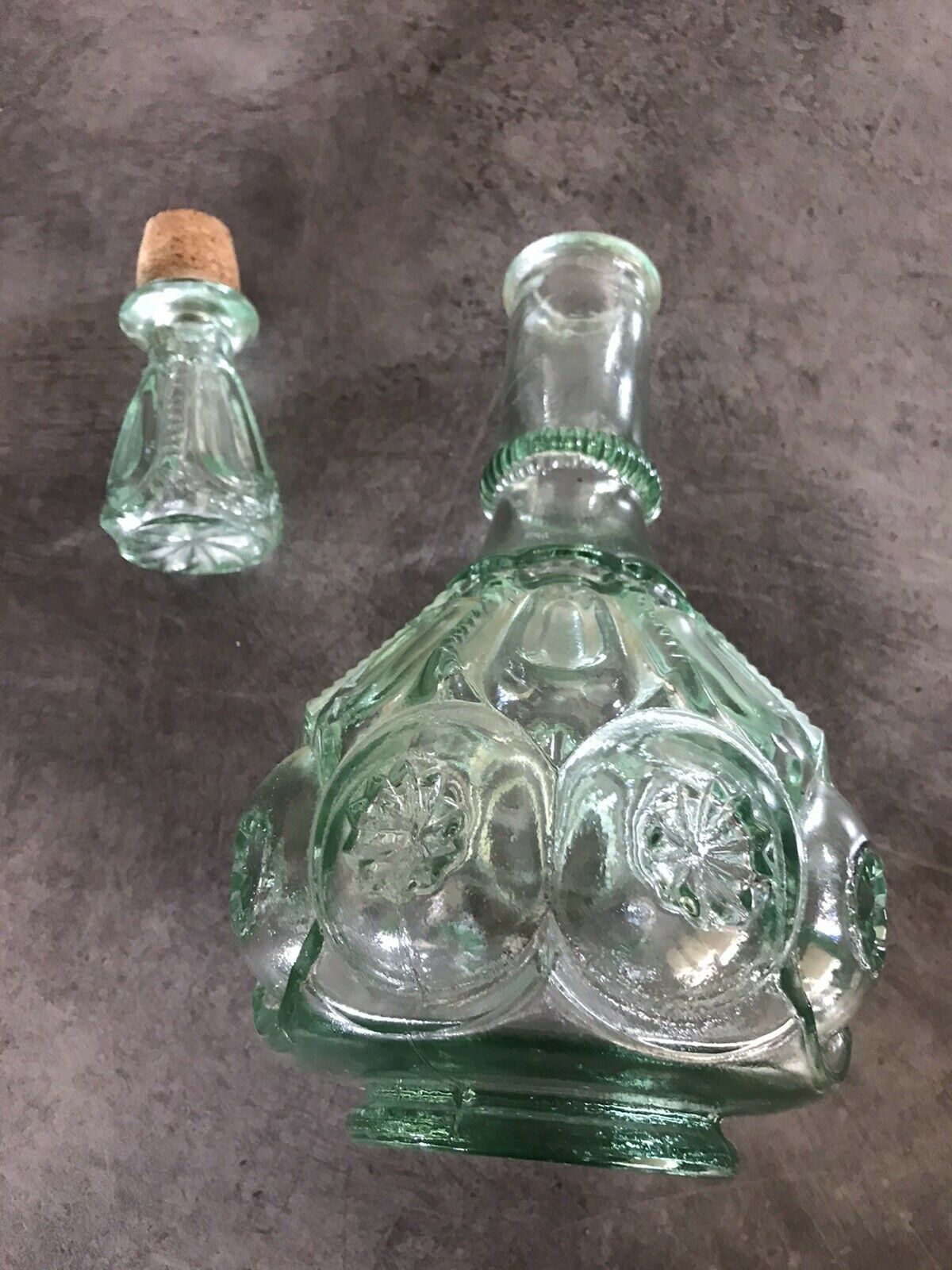 Bottle vial bottle vintage structured green glass molded cork cork