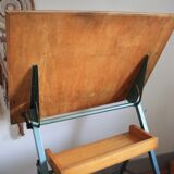 Adjustable drawing table