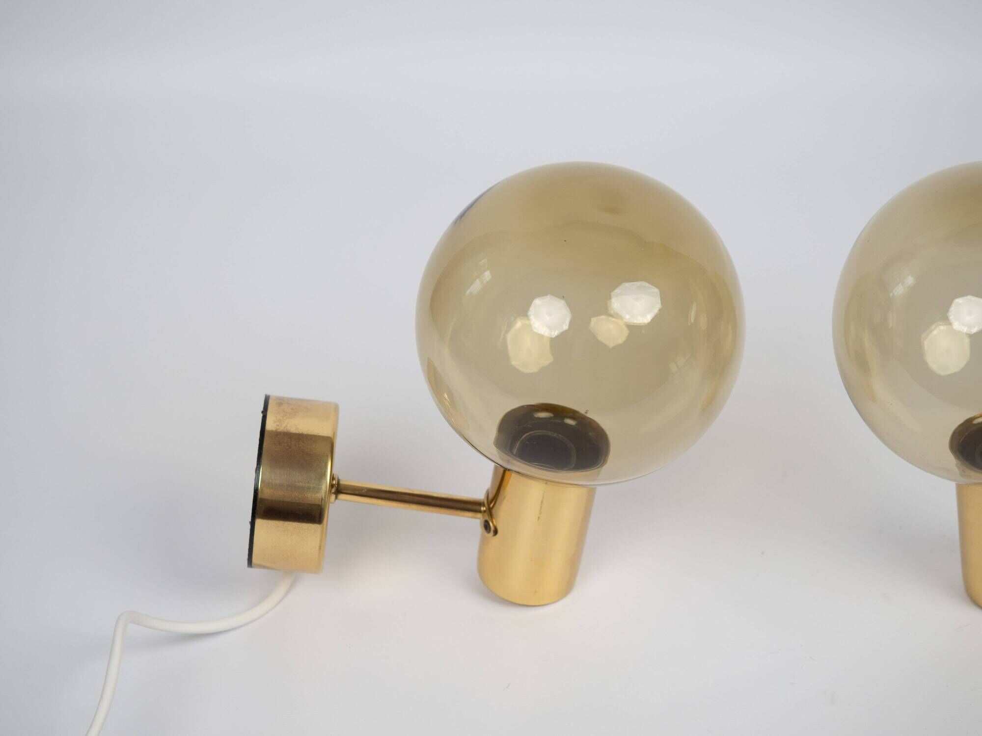 Paire d'appliques suédoises V149 de Hans-Agne Jakobsson, années 1950