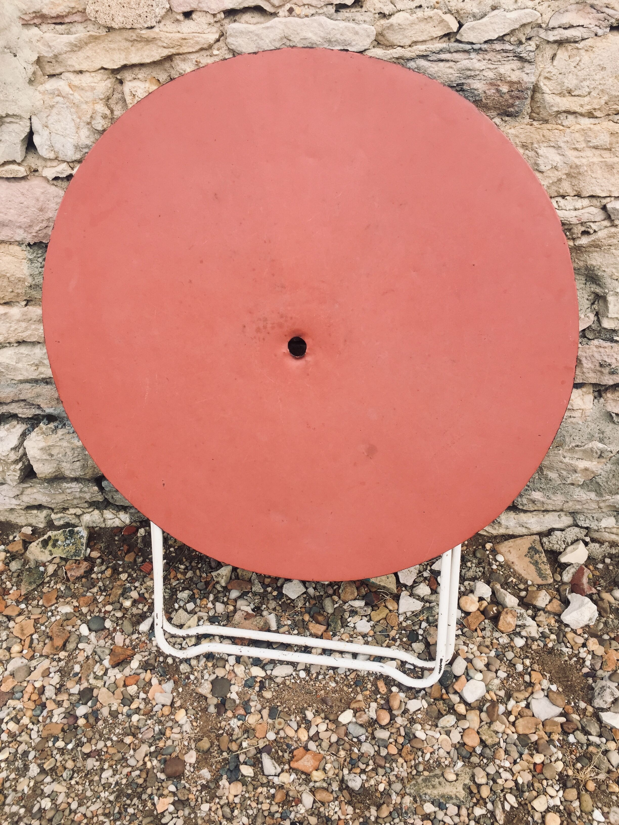 Round iron table