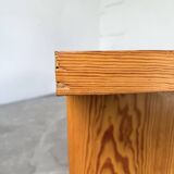 Meuble d’appoint bas style Perriand