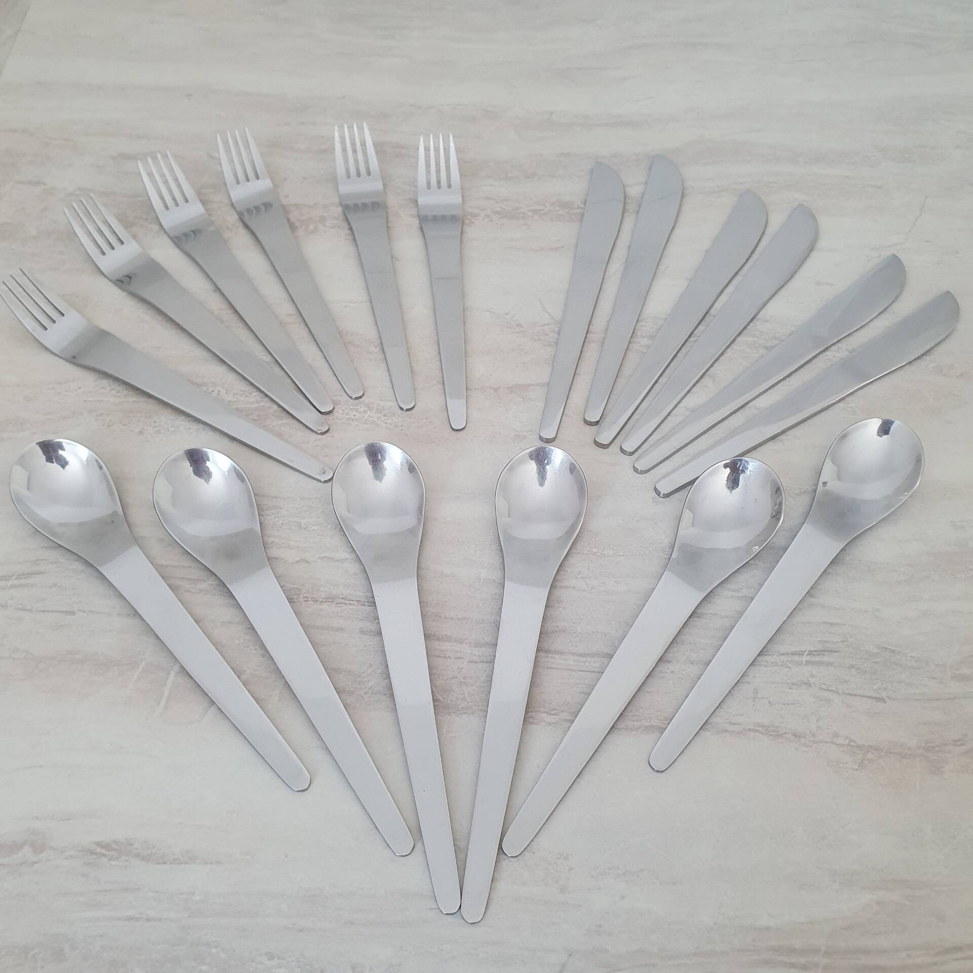 18 stainless steel Space Age place settings / Spoon Fork Knife