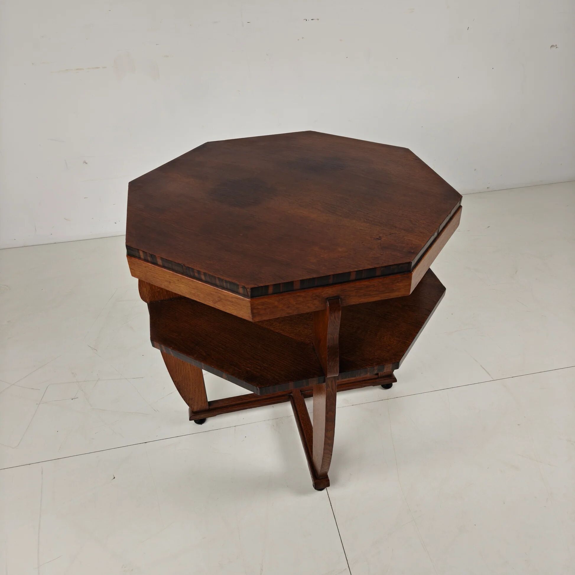 Amsterdam School coffee table – oak with veneer inlay, circa 1920