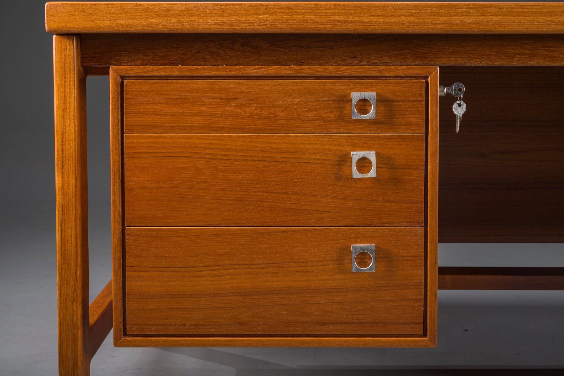 Bureau exécutif danois en teck par Arne Vodder pour H.P. Hansen, années 1960