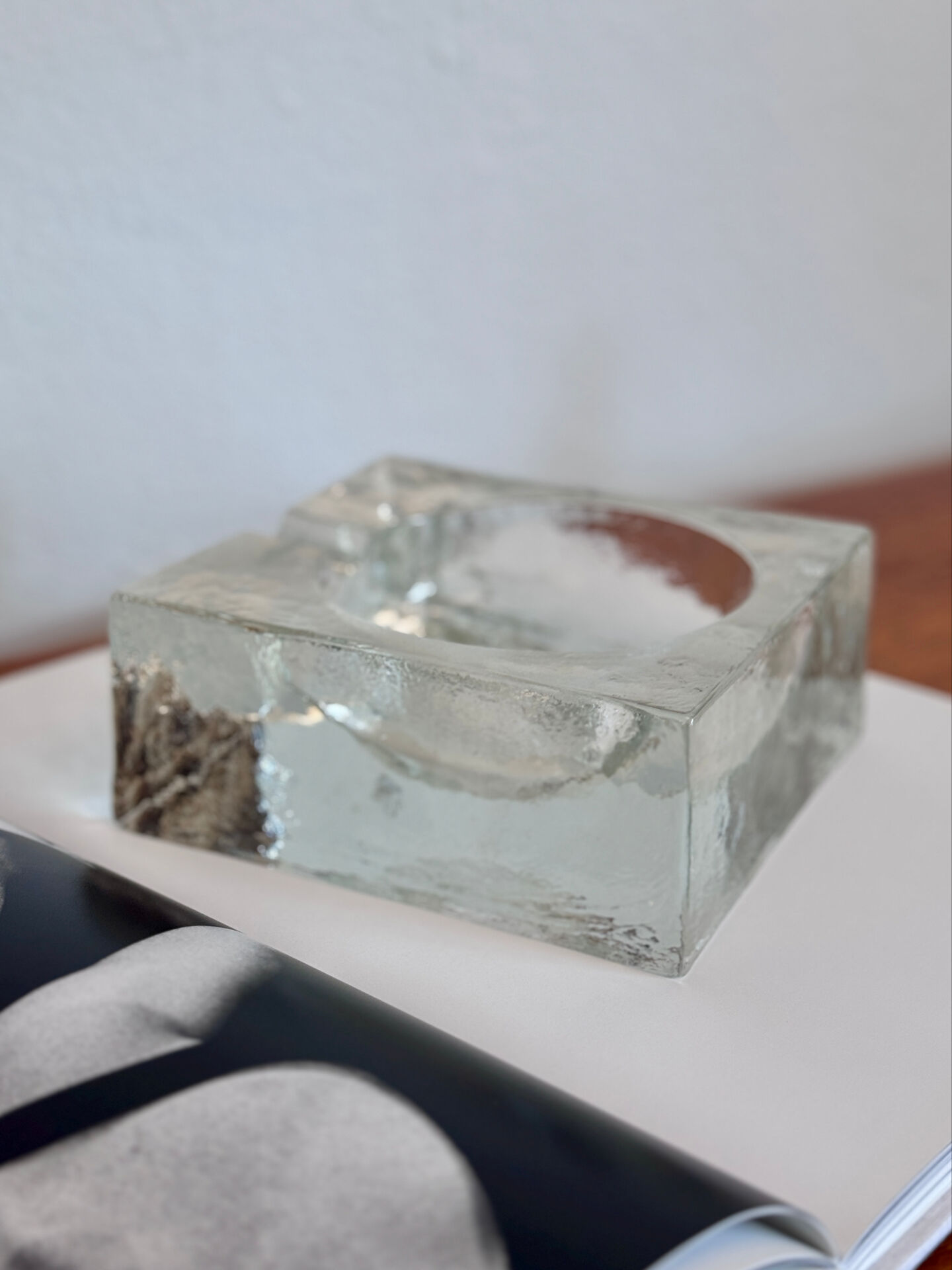Vintage Brutalist schaal / asbak ijsglas