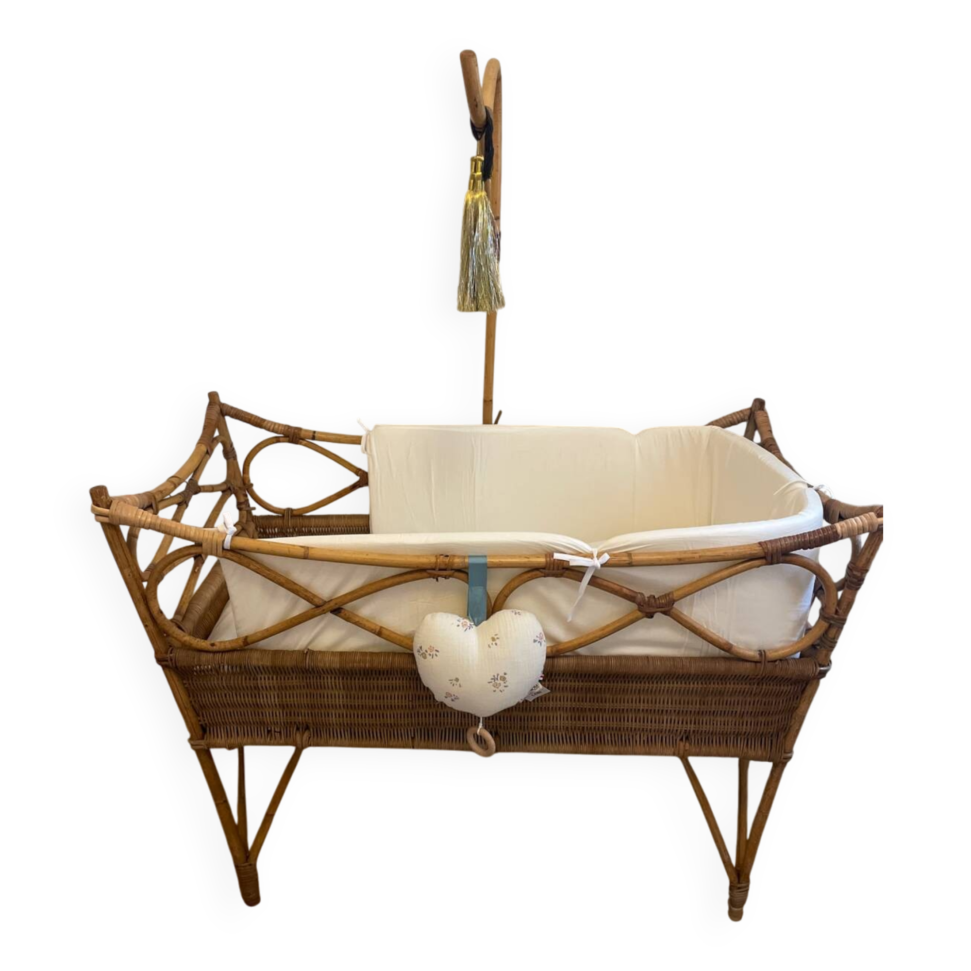 Rattan baby bed