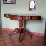 Violin table