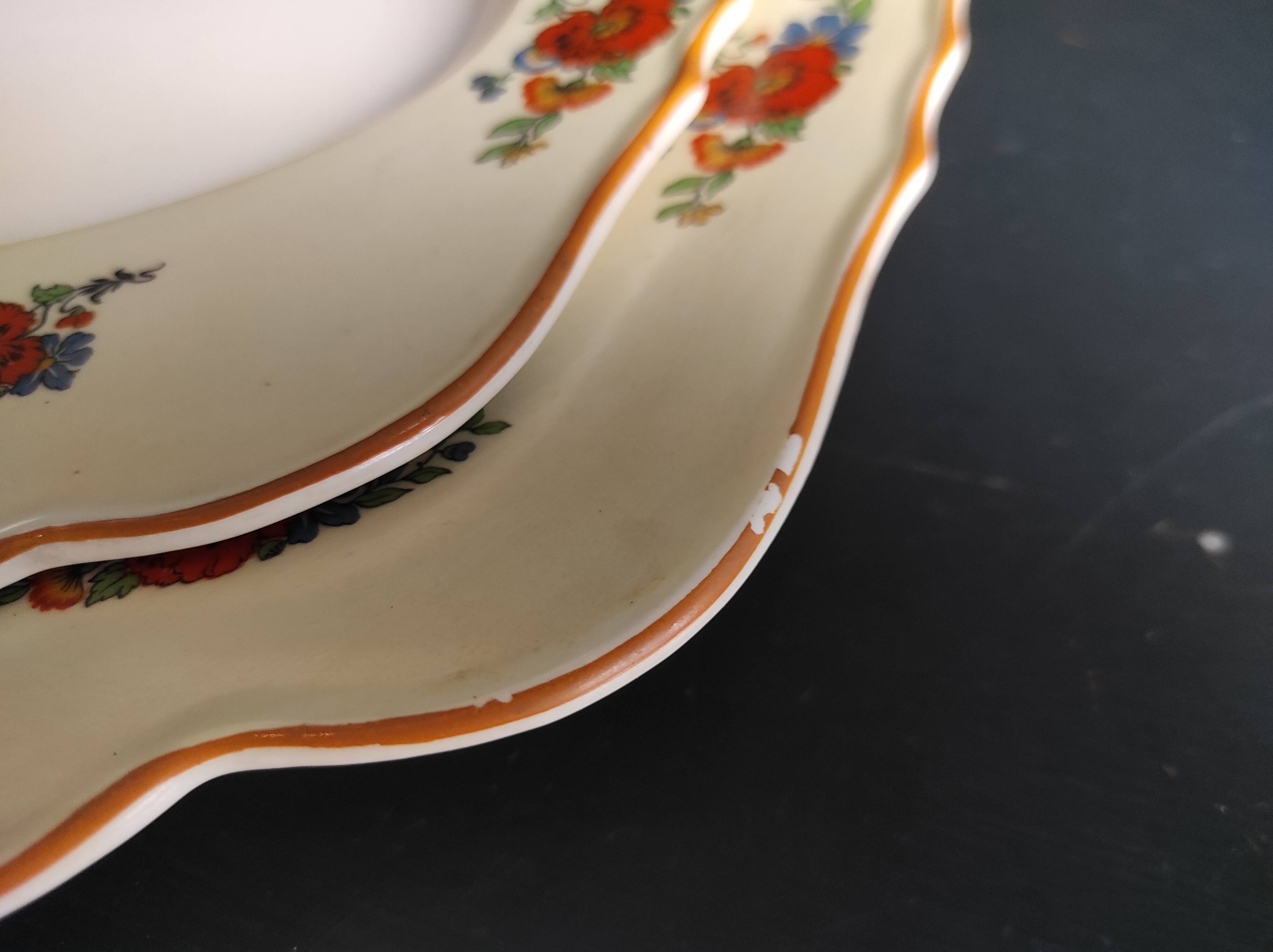 Set of two vintage English serving plates, Crown Ducal