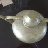 Pot a eau ancien en laiton