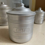 Kitchen pots