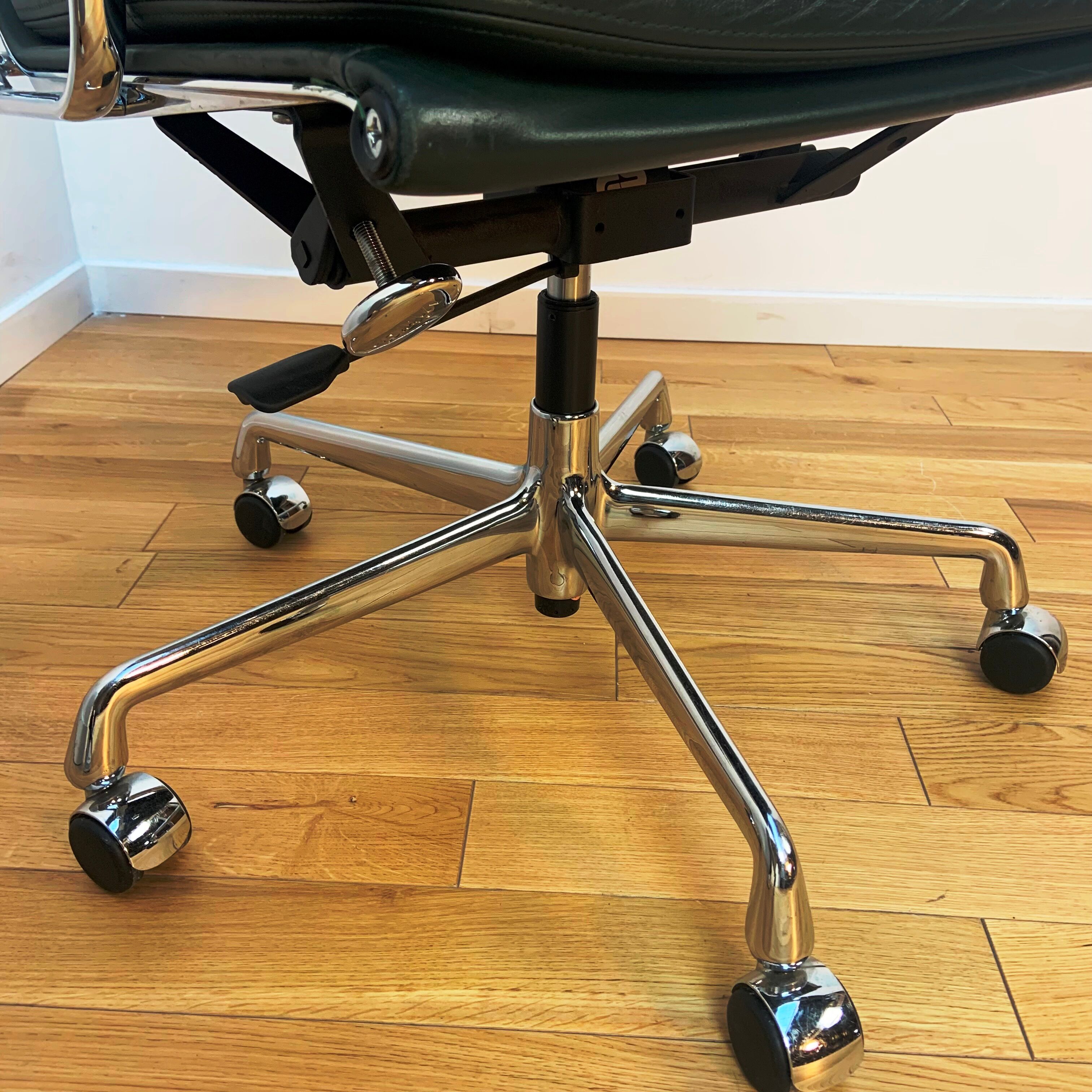 Soft Pad EA217, Charles & Ray Eames for Vitra