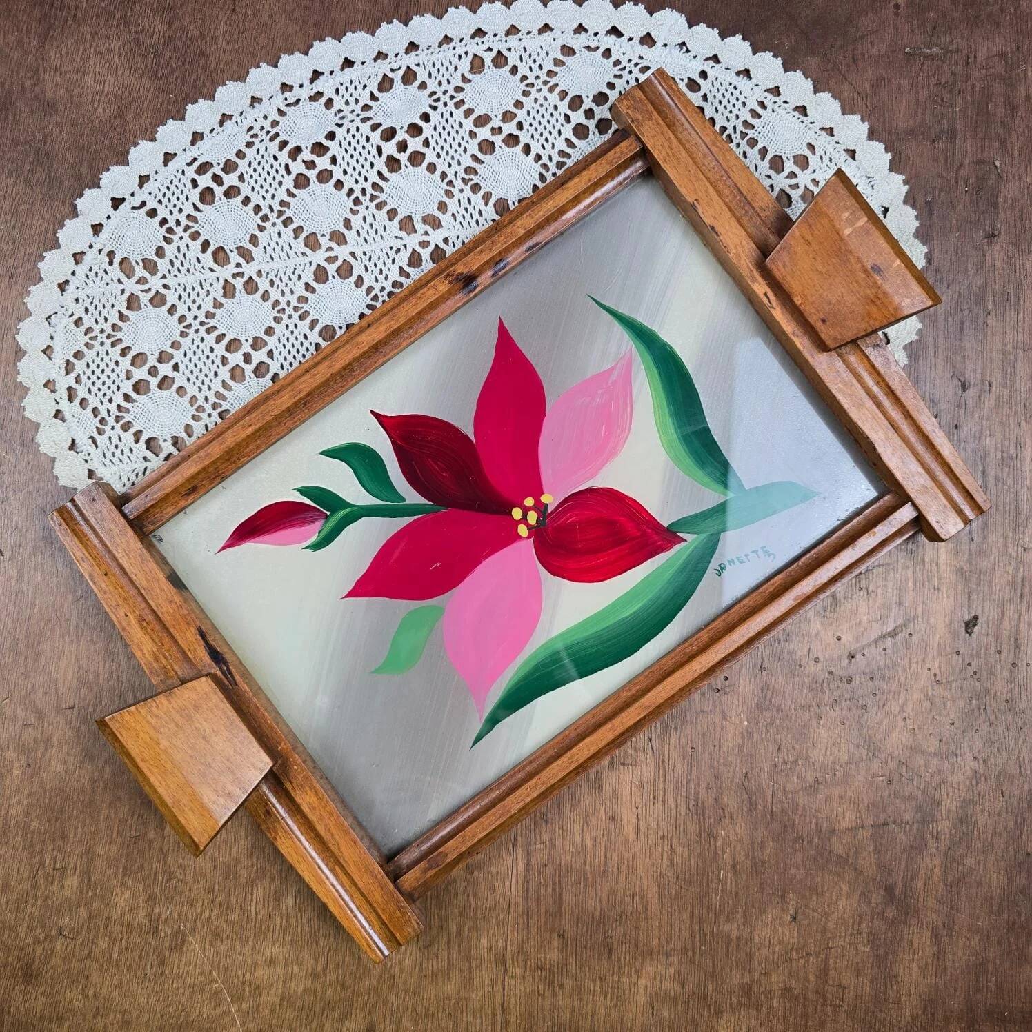 Vintage wooden and glass platter hand-painted – Stylised flower signed Janette