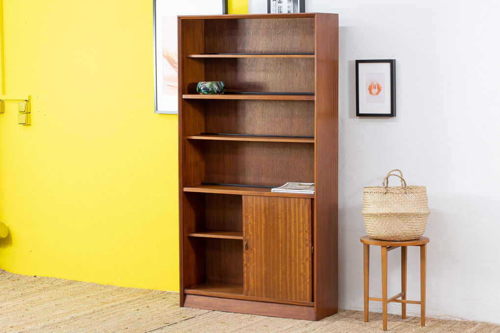 Scandinavian bookcase – 91 cm