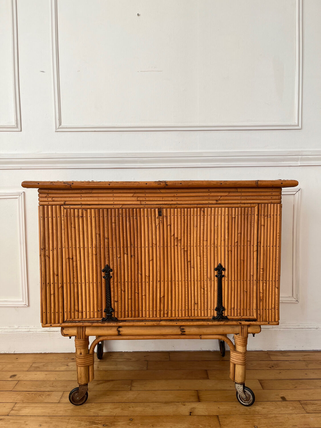 Vintage rattan bar furniture