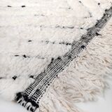 Moroccan Berber carpet Beni Ouarain ecru with black diamonds engraved 300x196cm
