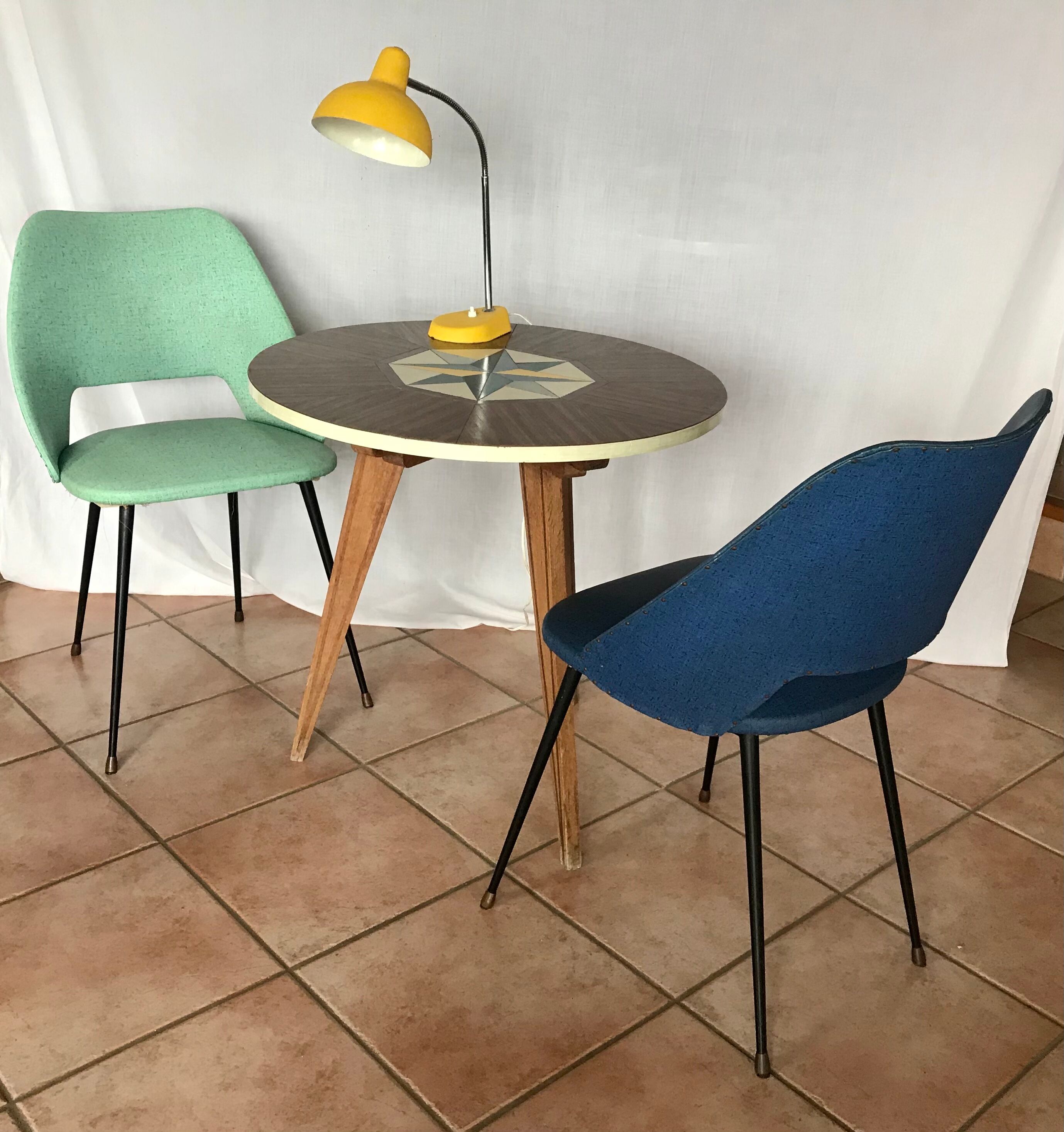 3 chaises tonneau années 50/60 skaï