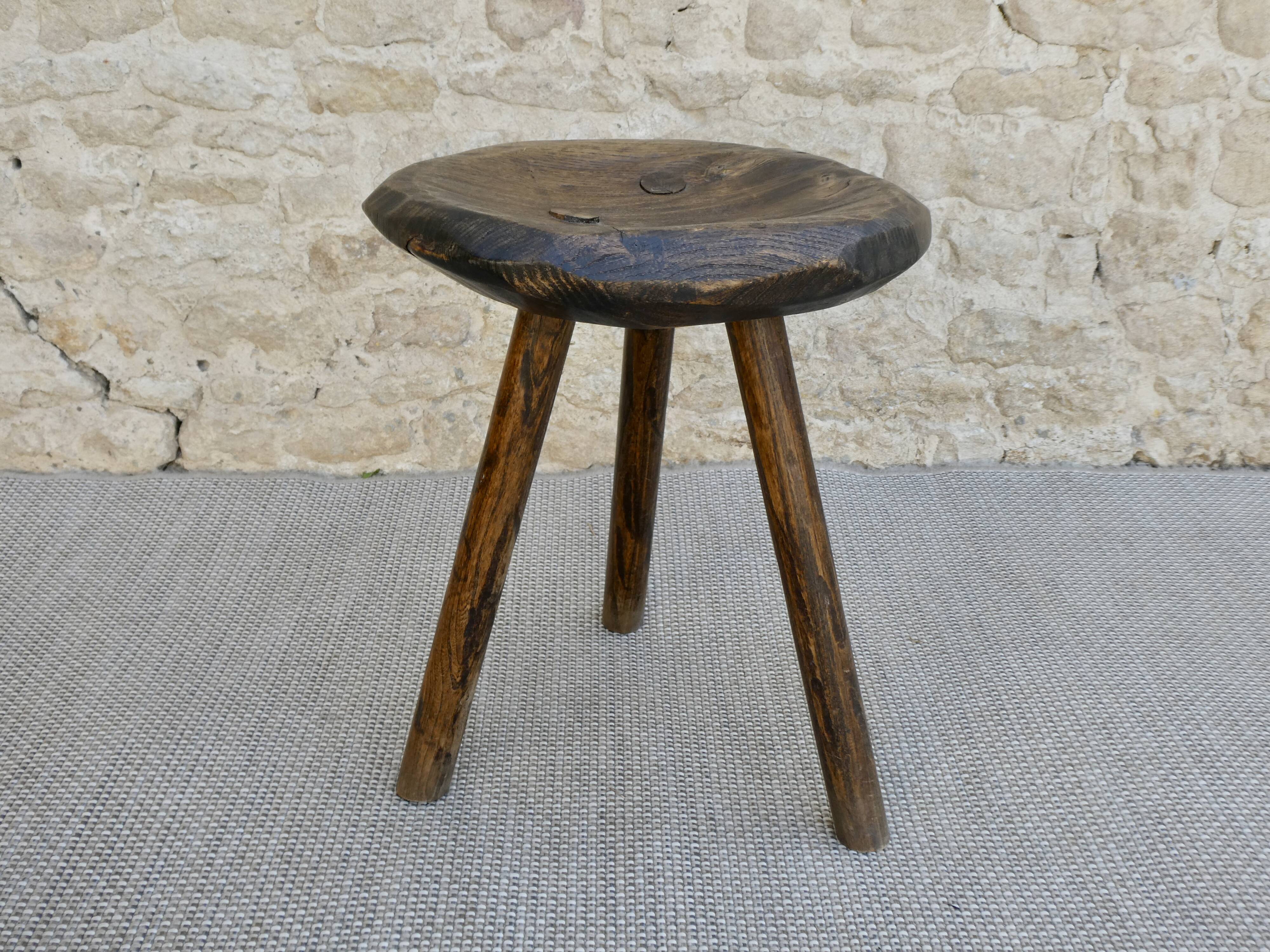 Solid wood tripod stool, handicrafts