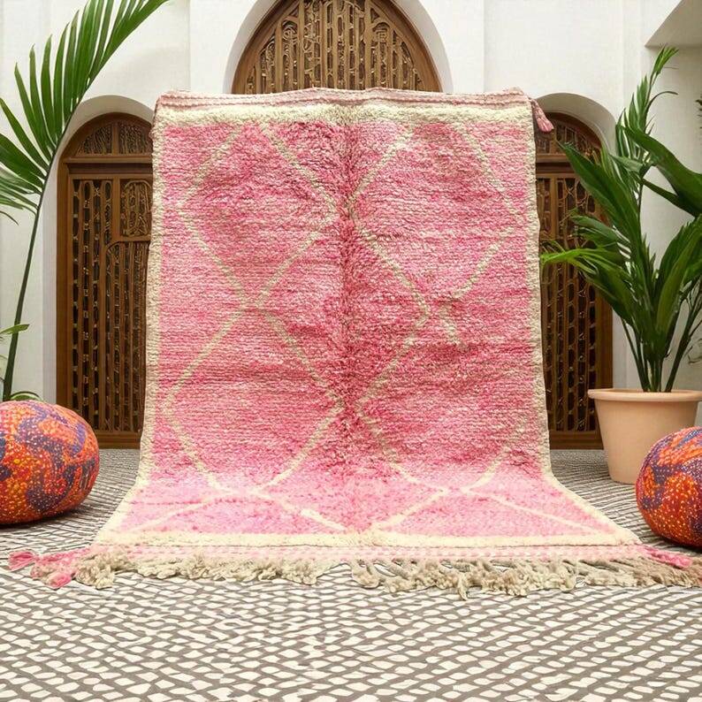 Tapis marocain en laine rose