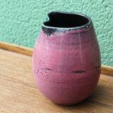 Vase rose en grés vernissé, signé