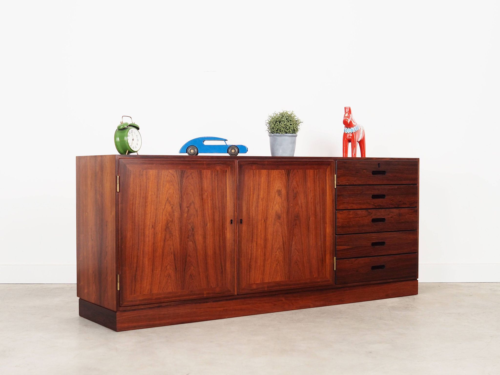 Enfilade en palissandre, design danois, années 1970, designer : Kai Winding