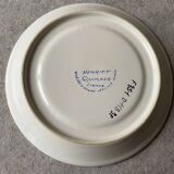 Petite assiette peinte à la main Quimper Henriot.