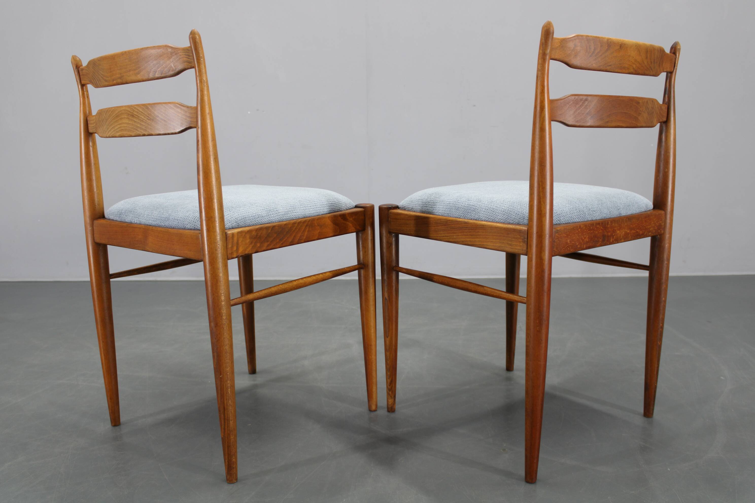 Ensemble de quatre chaises de salle à manger en hêtre rénovées, Tchécoslovaquie, années 1970