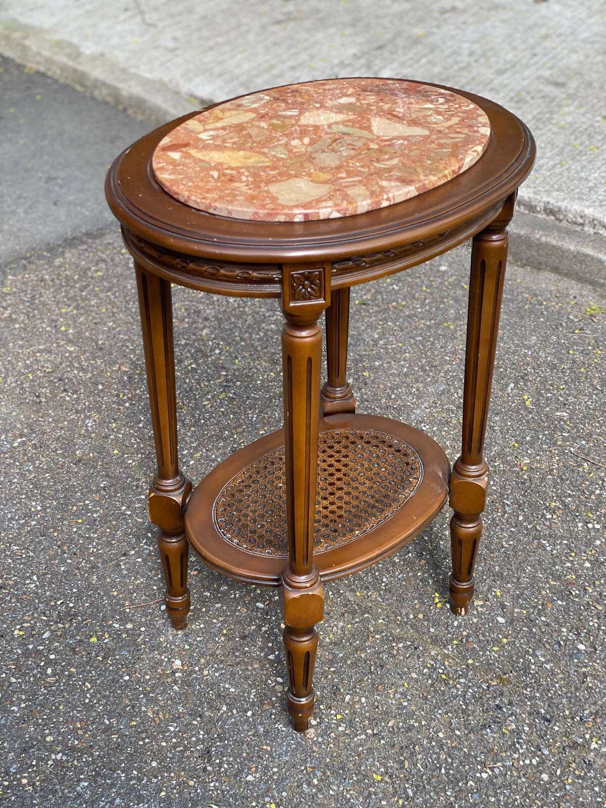 Oval Louis XVI gueridon carved in solid cherry wood with pink marble.