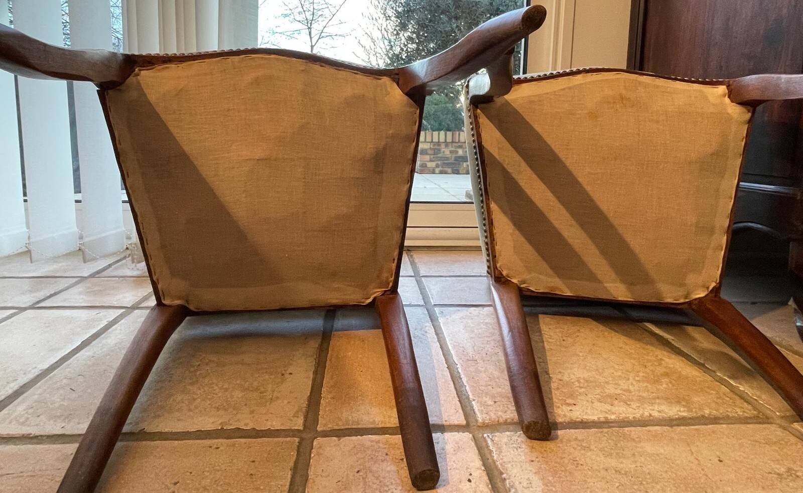 Lot of 2 antique Louis XV style chairs, carved solid wood.