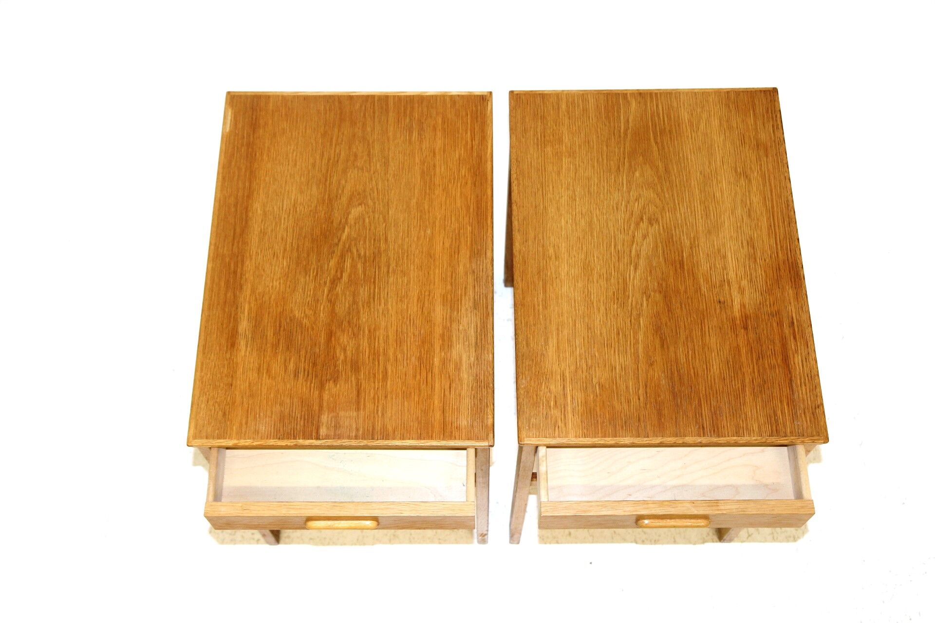 Paire de table chevets en chêne, Suède, 1960