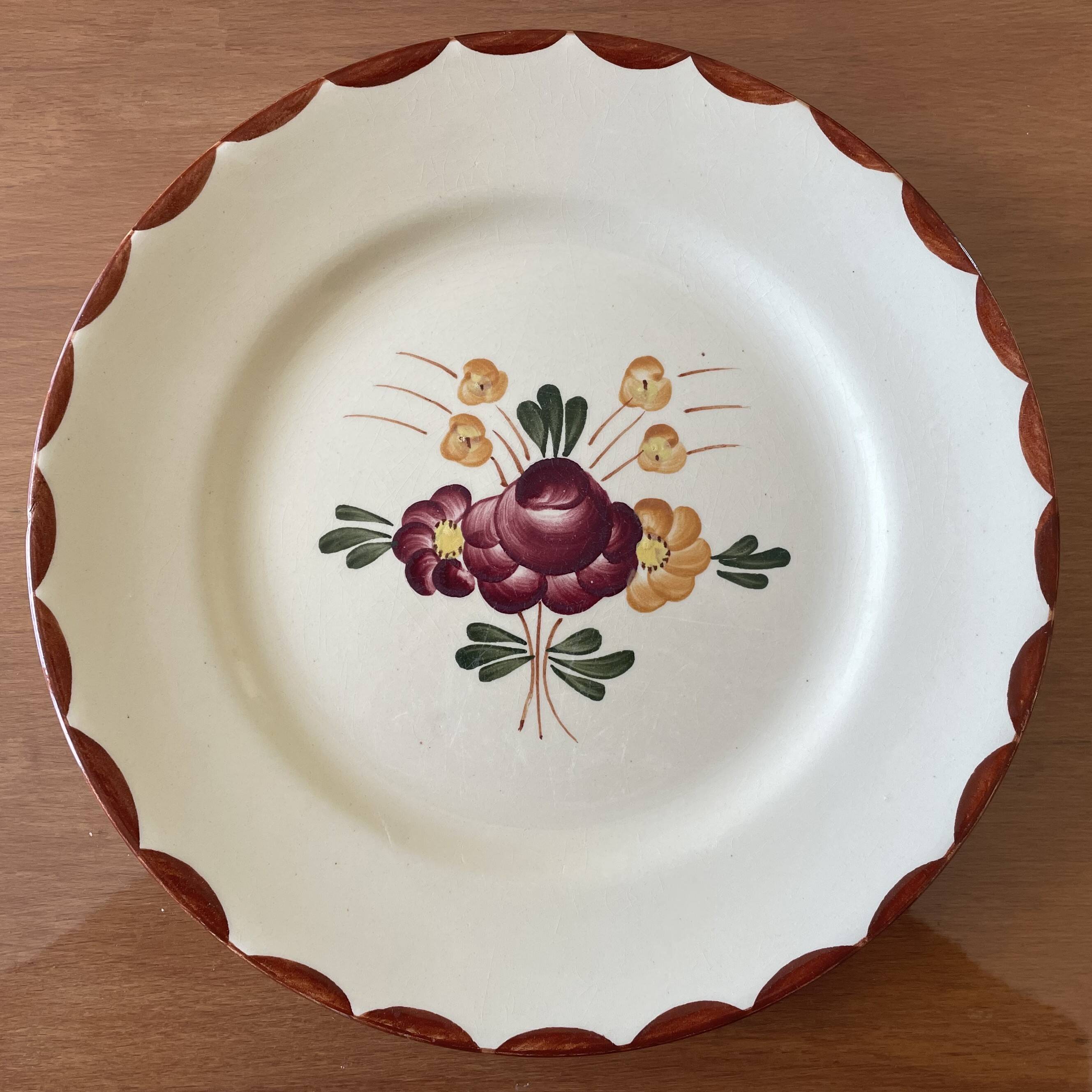 6 assiettes plates anciennes en faïence de Longchamp