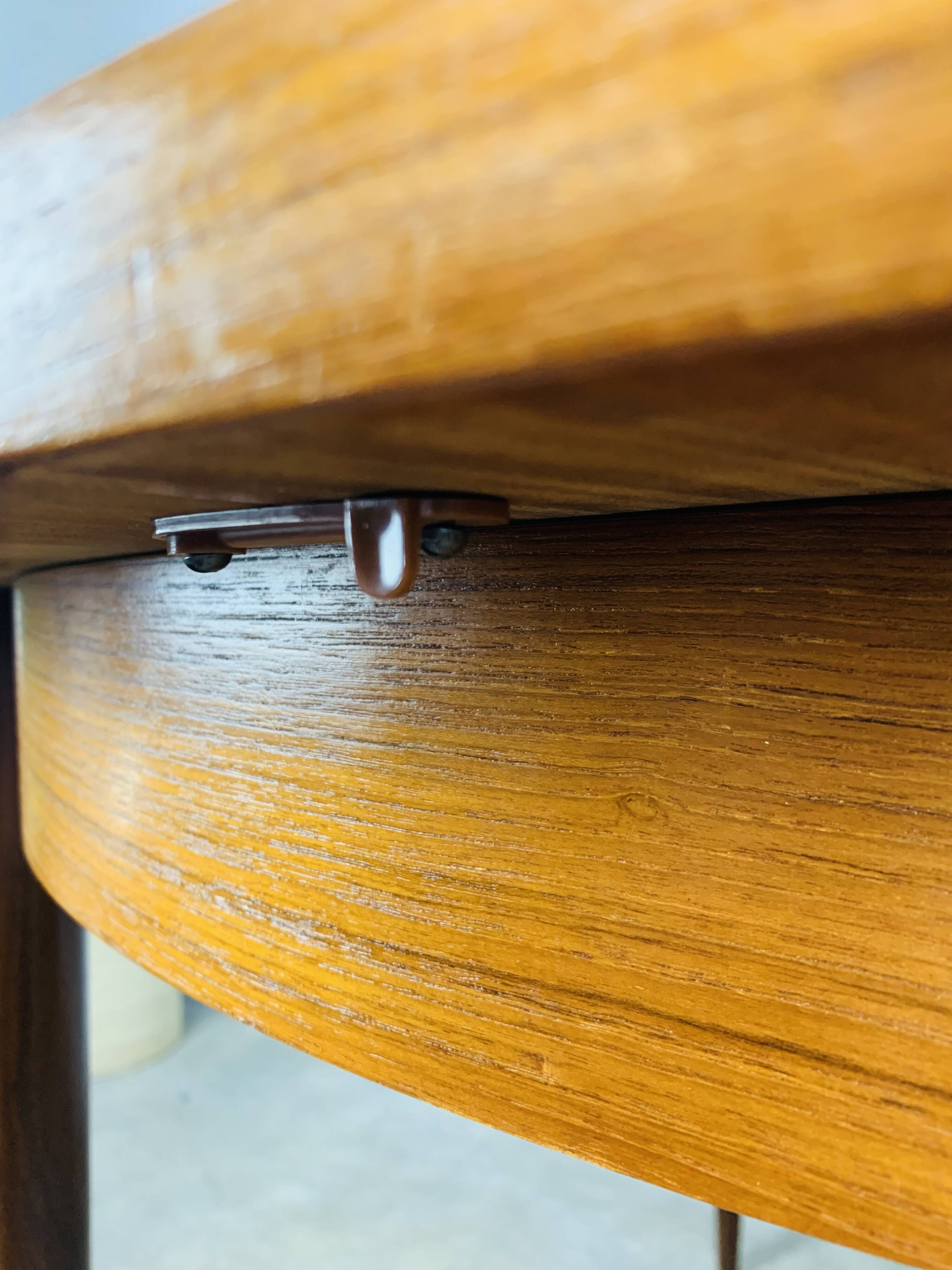 Round extendable Scandinavian table, teak, 1960s