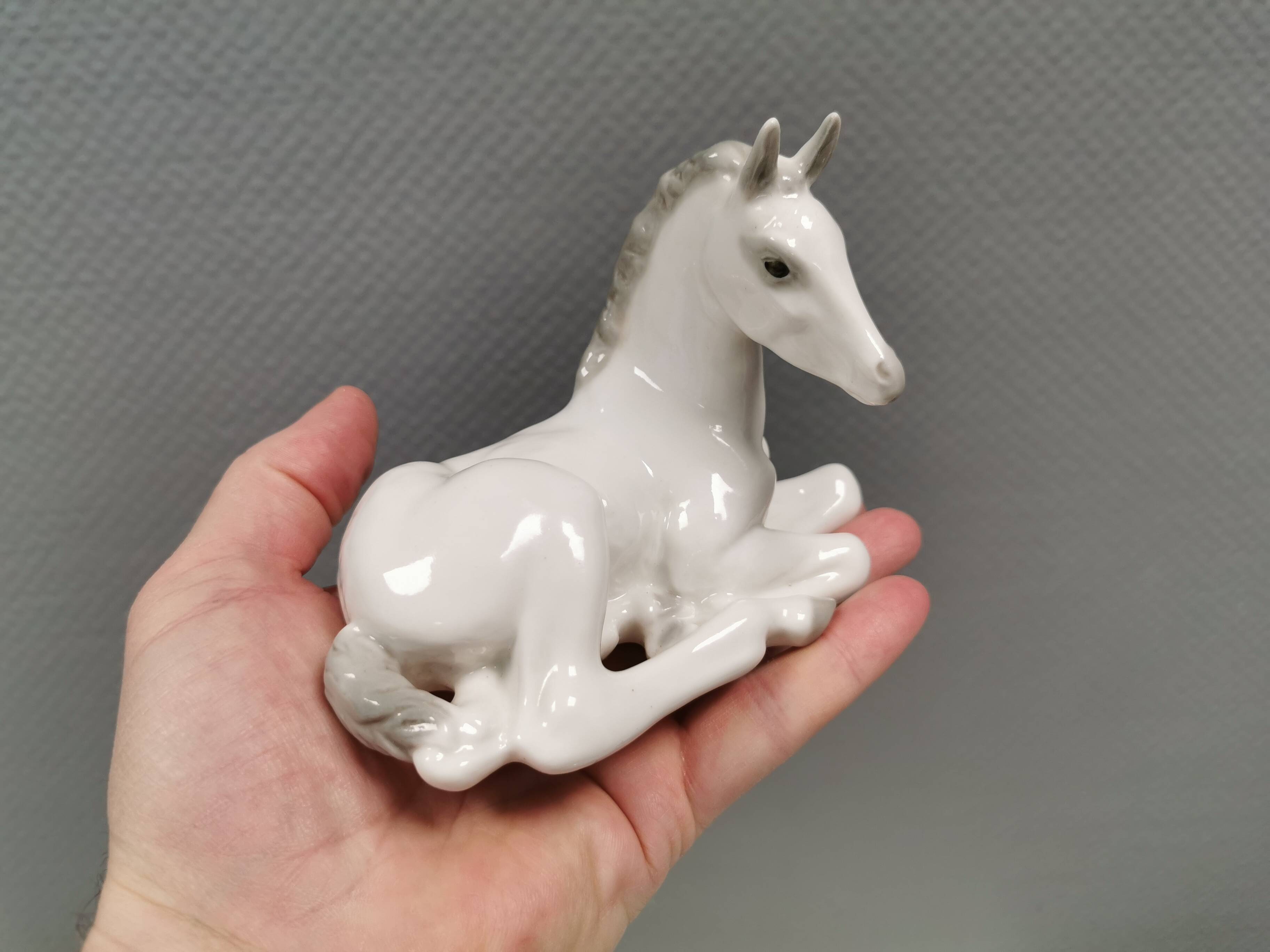 Original lomonosov horse, from before 1989 (ussr stamp under the horse)