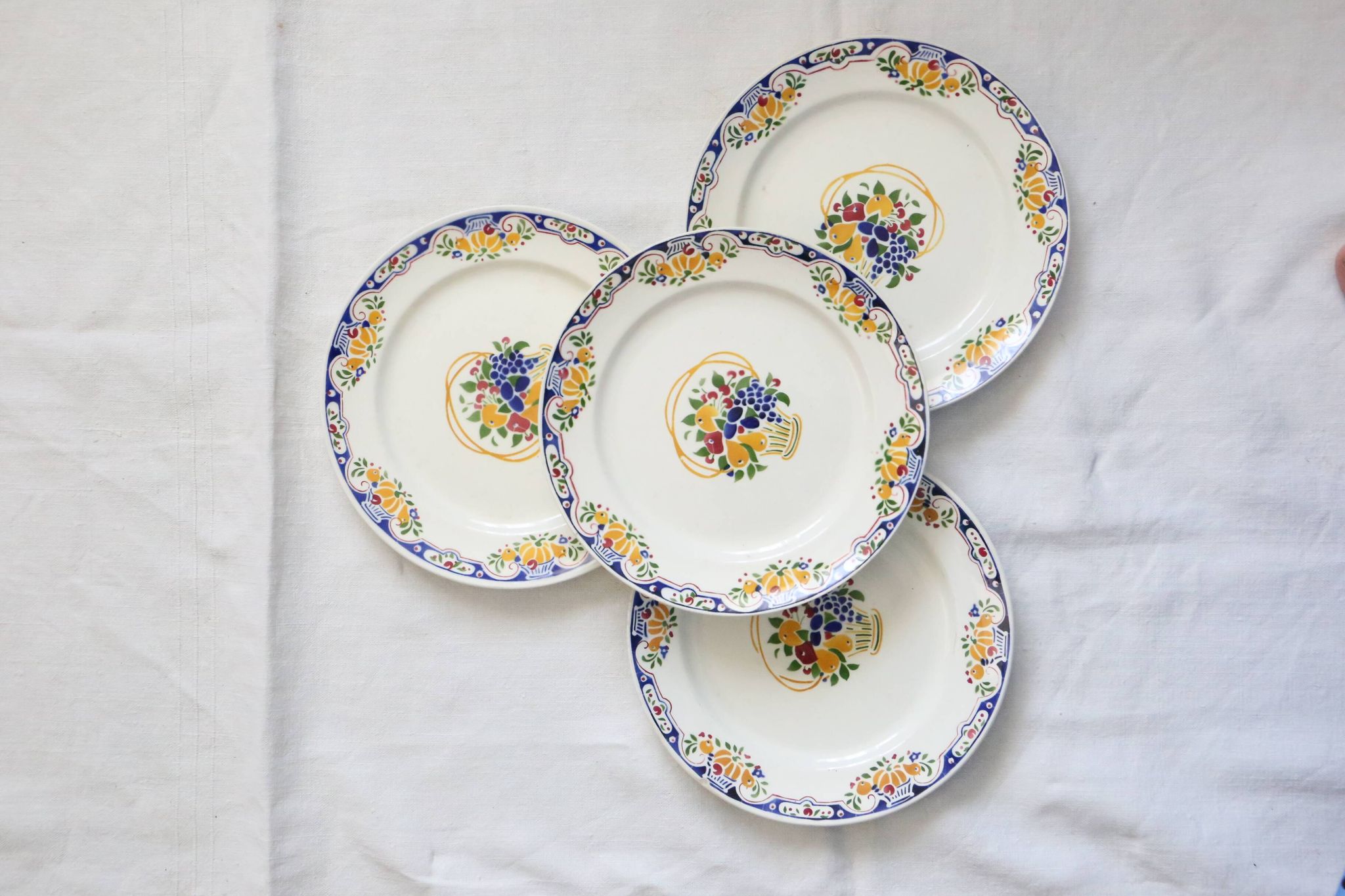 Set of 4 Boch dessert plates, Fructidor service, vintage