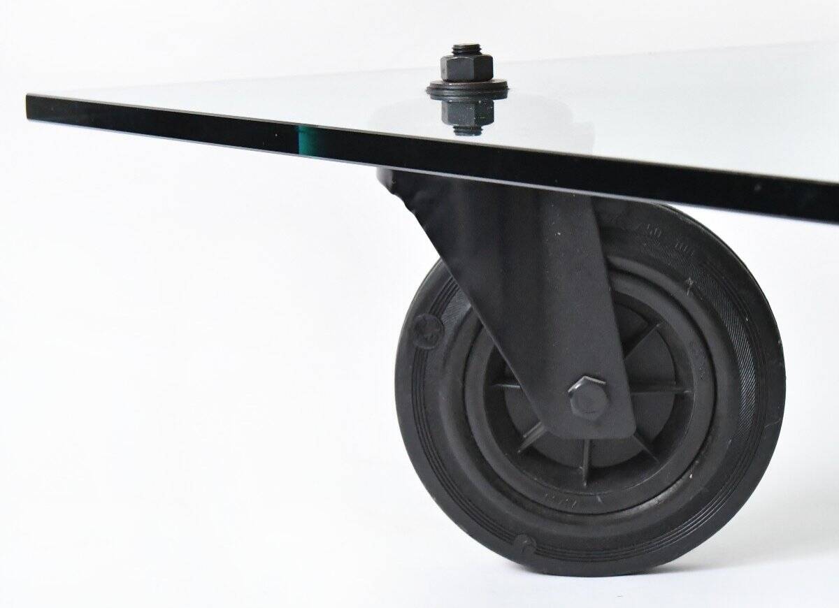 Gae AULENTI (1927-2012) Coffee table model "Table with wheels" for Fontana