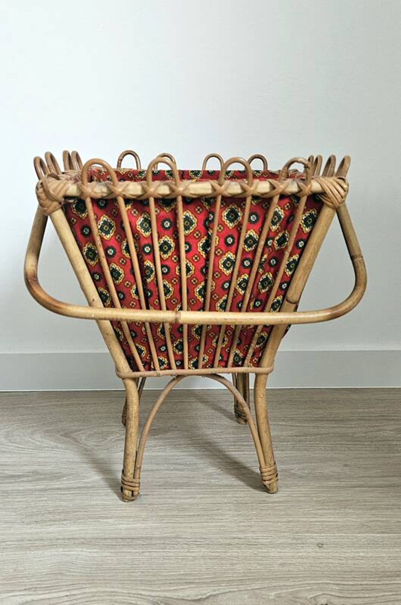 Vintage rattan chair with red fabric – 1960s/70s