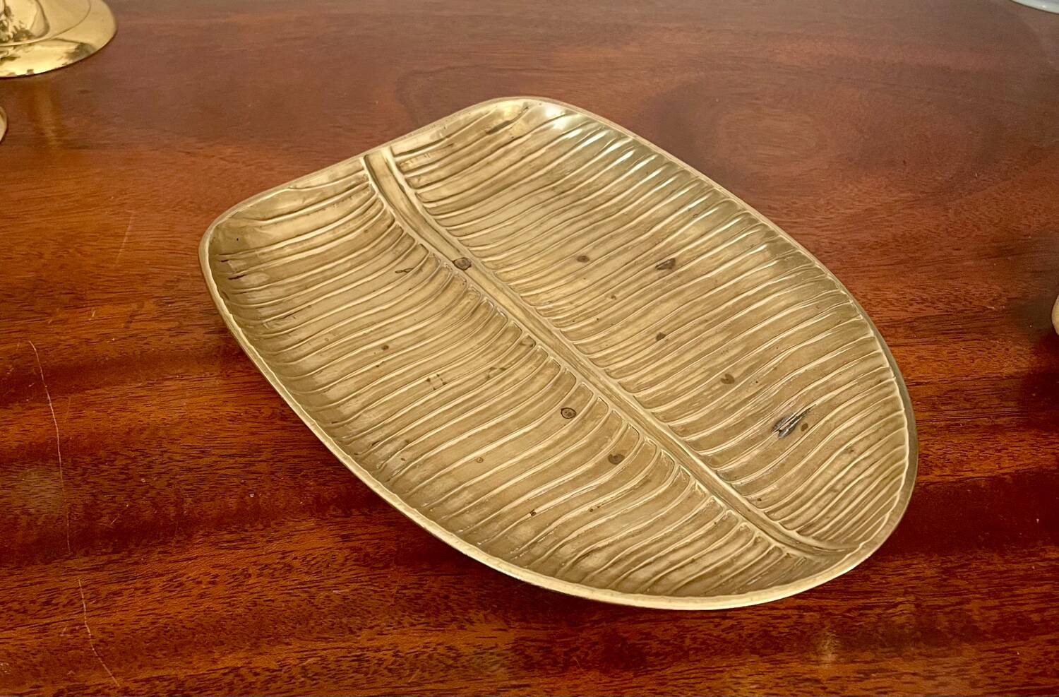 Vintage solid brass leaf pocket 20cm