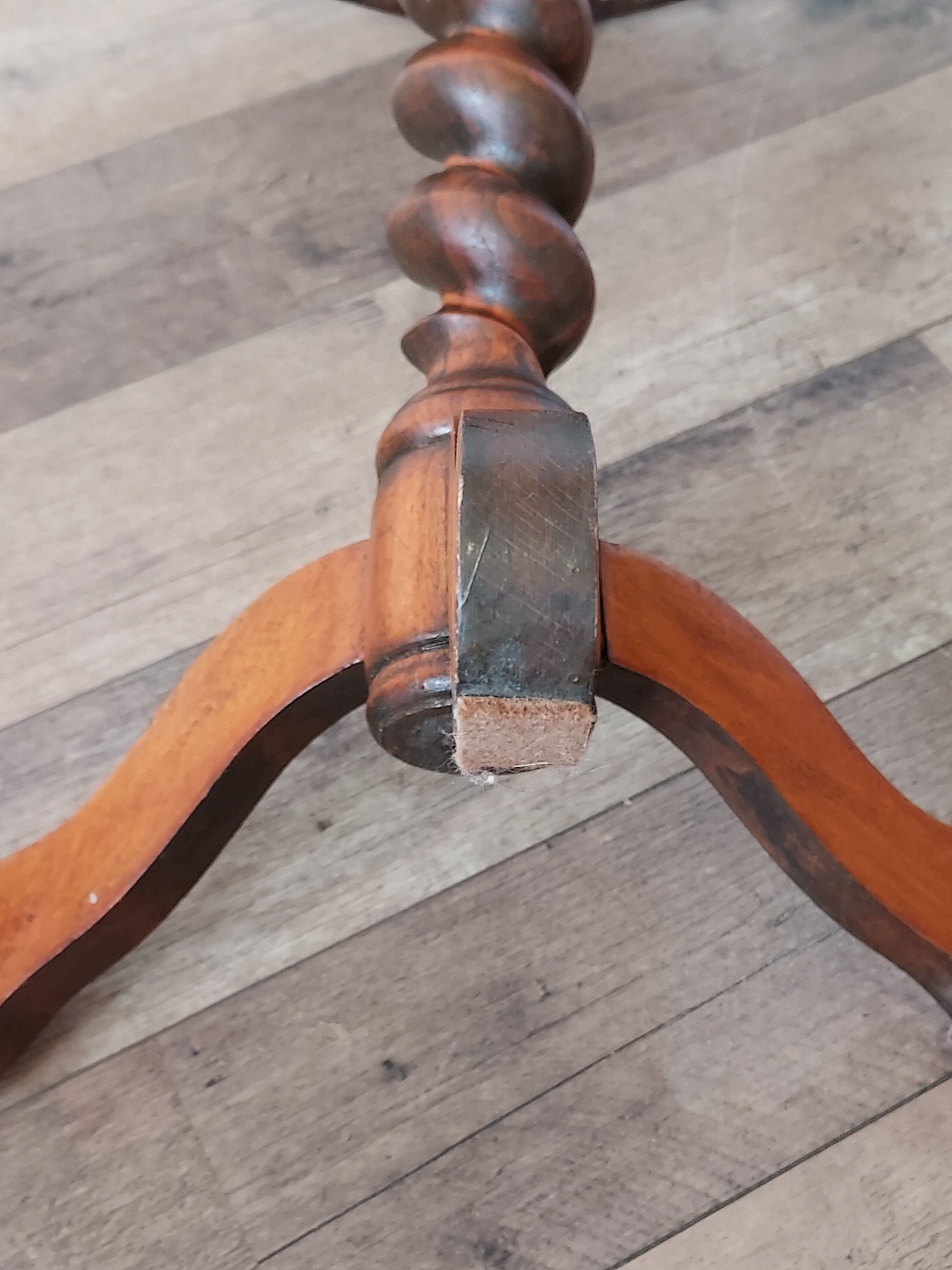 End of sofa style arts and crafts