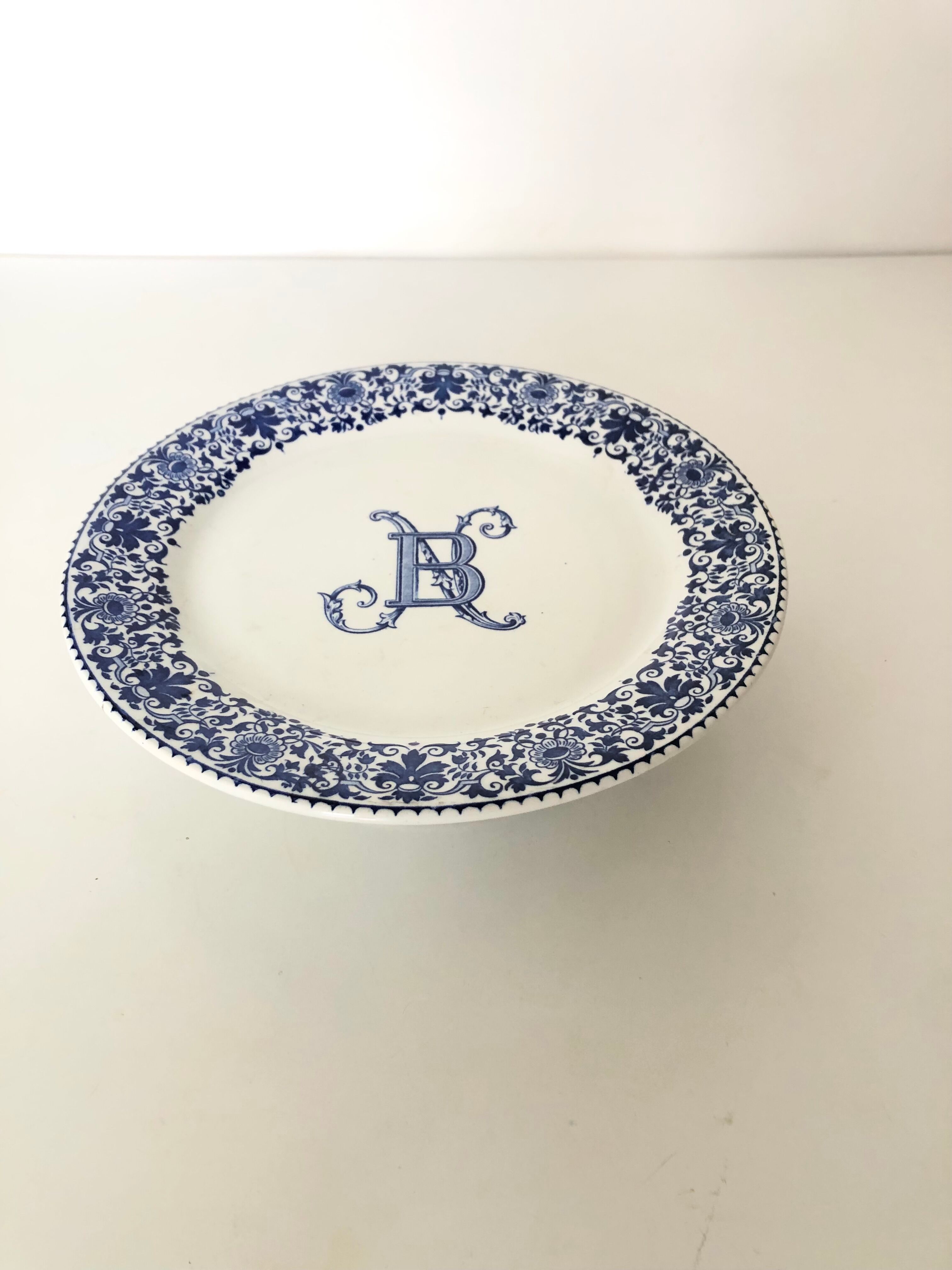 Dessert dish in gien