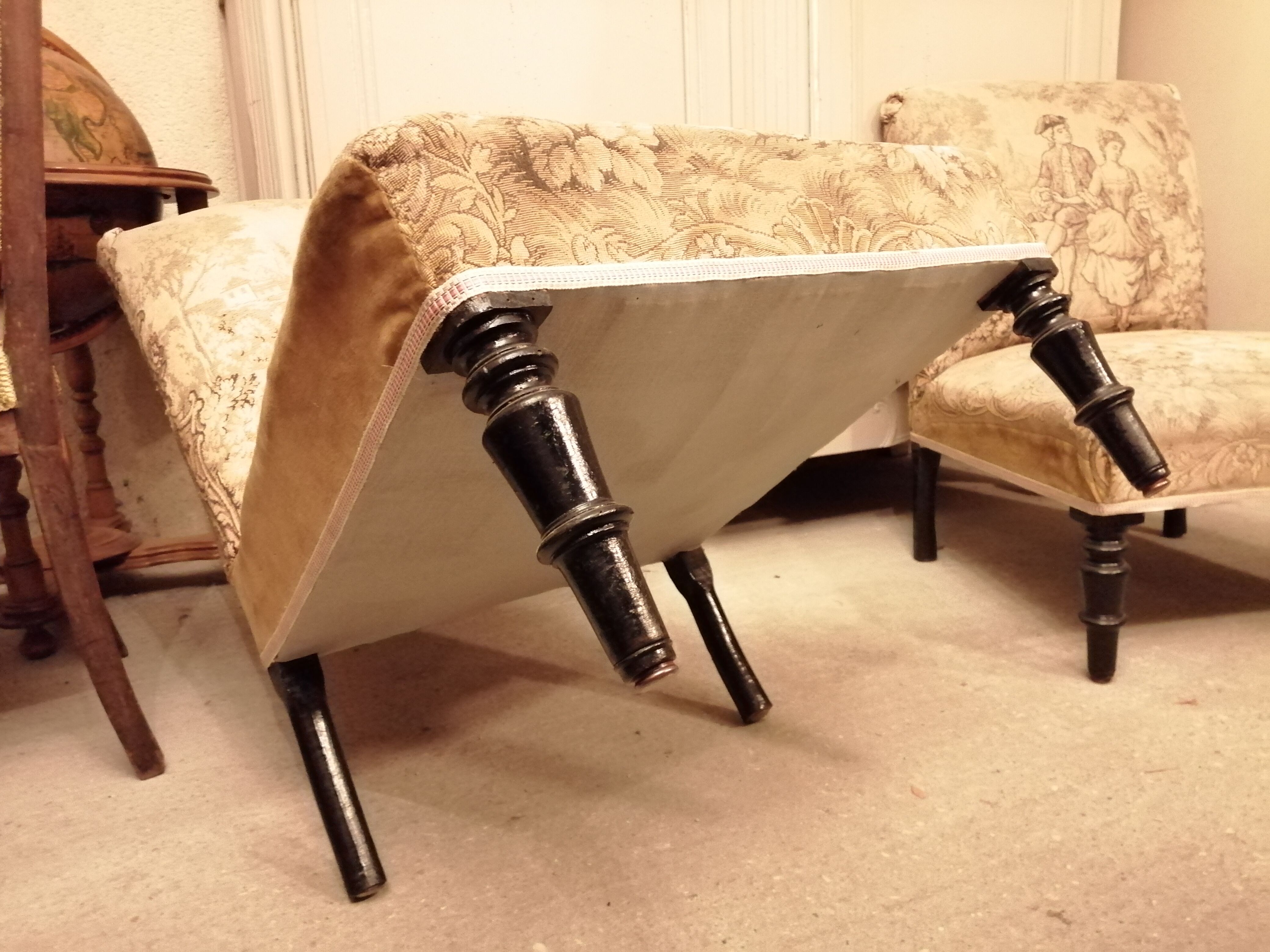 Pair of armchair