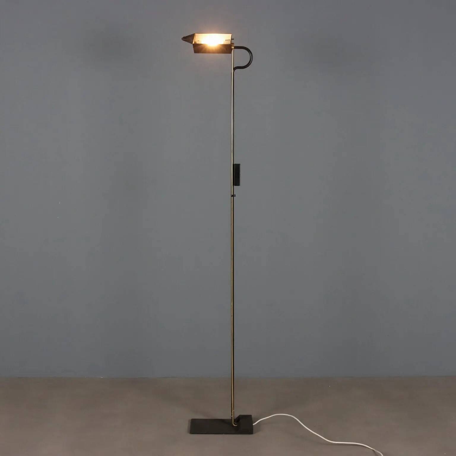Vintage floor lamp in brass-plated metal, design, Italy, 1980s